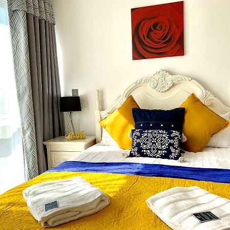 2-Bedrooms Modern Apartment Next To Velodrome, Lounge, Balcony, Parking, Abba London Ngoại thất bức ảnh