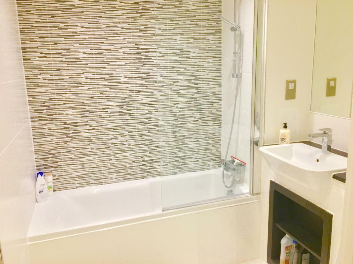 2-Bedrooms Modern Apartment Next To Velodrome, Lounge, Balcony, Parking, Abba London Ngoại thất bức ảnh