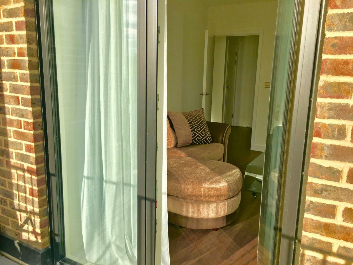 2-Bedrooms Modern Apartment Next To Velodrome, Lounge, Balcony, Parking, Abba London Ngoại thất bức ảnh