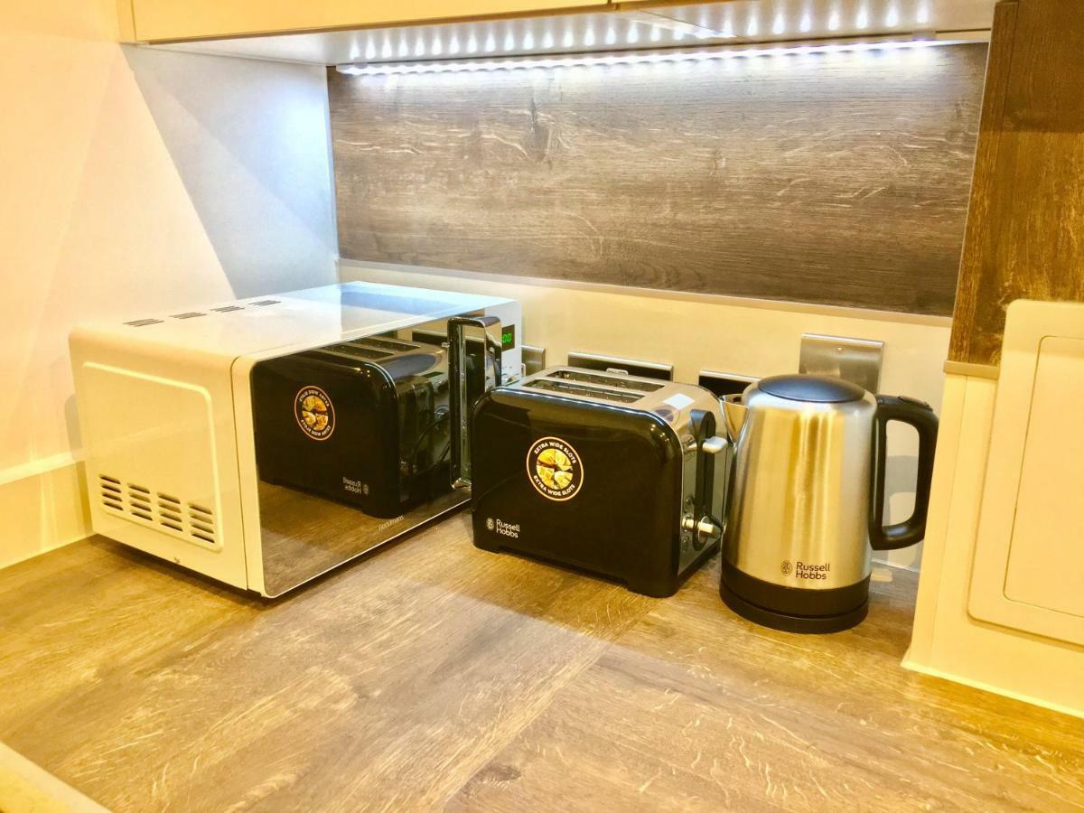 2-Bedrooms Modern Apartment Next To Velodrome, Lounge, Balcony, Parking, Abba London Ngoại thất bức ảnh