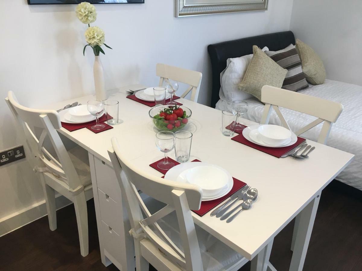 2-Bedrooms Modern Apartment Next To Velodrome, Lounge, Balcony, Parking, Abba London Ngoại thất bức ảnh