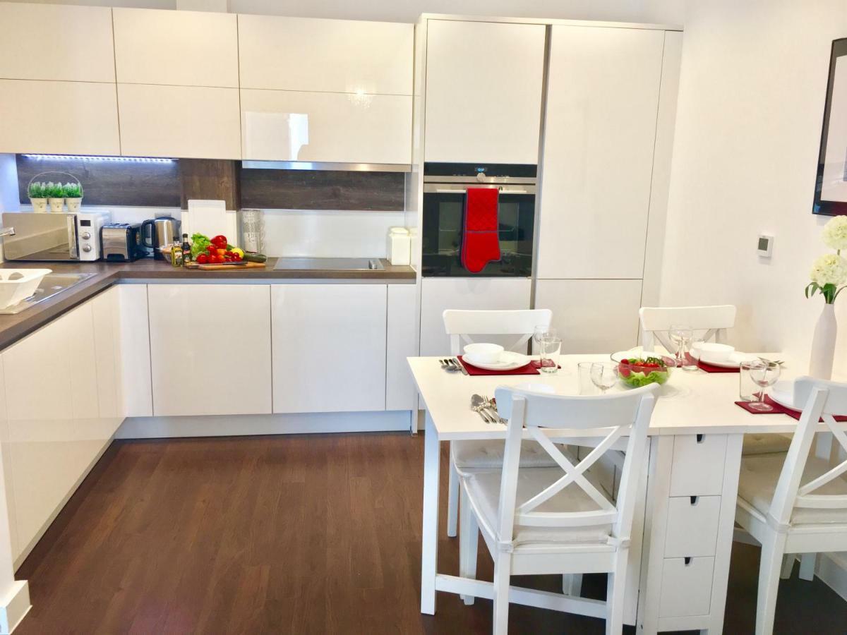 2-Bedrooms Modern Apartment Next To Velodrome, Lounge, Balcony, Parking, Abba London Ngoại thất bức ảnh