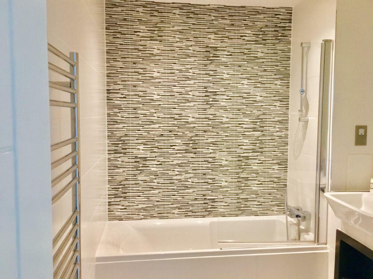 2-Bedrooms Modern Apartment Next To Velodrome, Lounge, Balcony, Parking, Abba London Ngoại thất bức ảnh